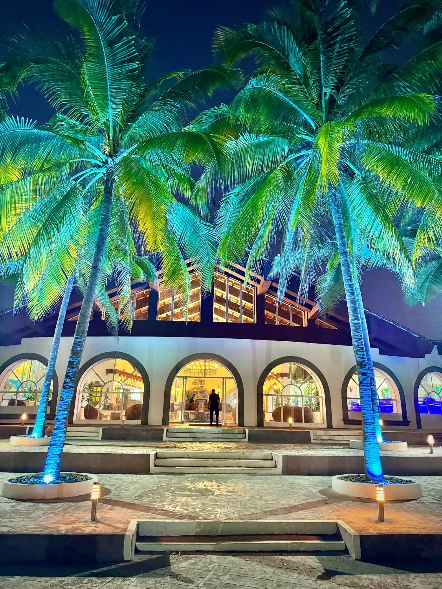 Hotel Tesoro Beach San Luis La Herradura Exteriör bild