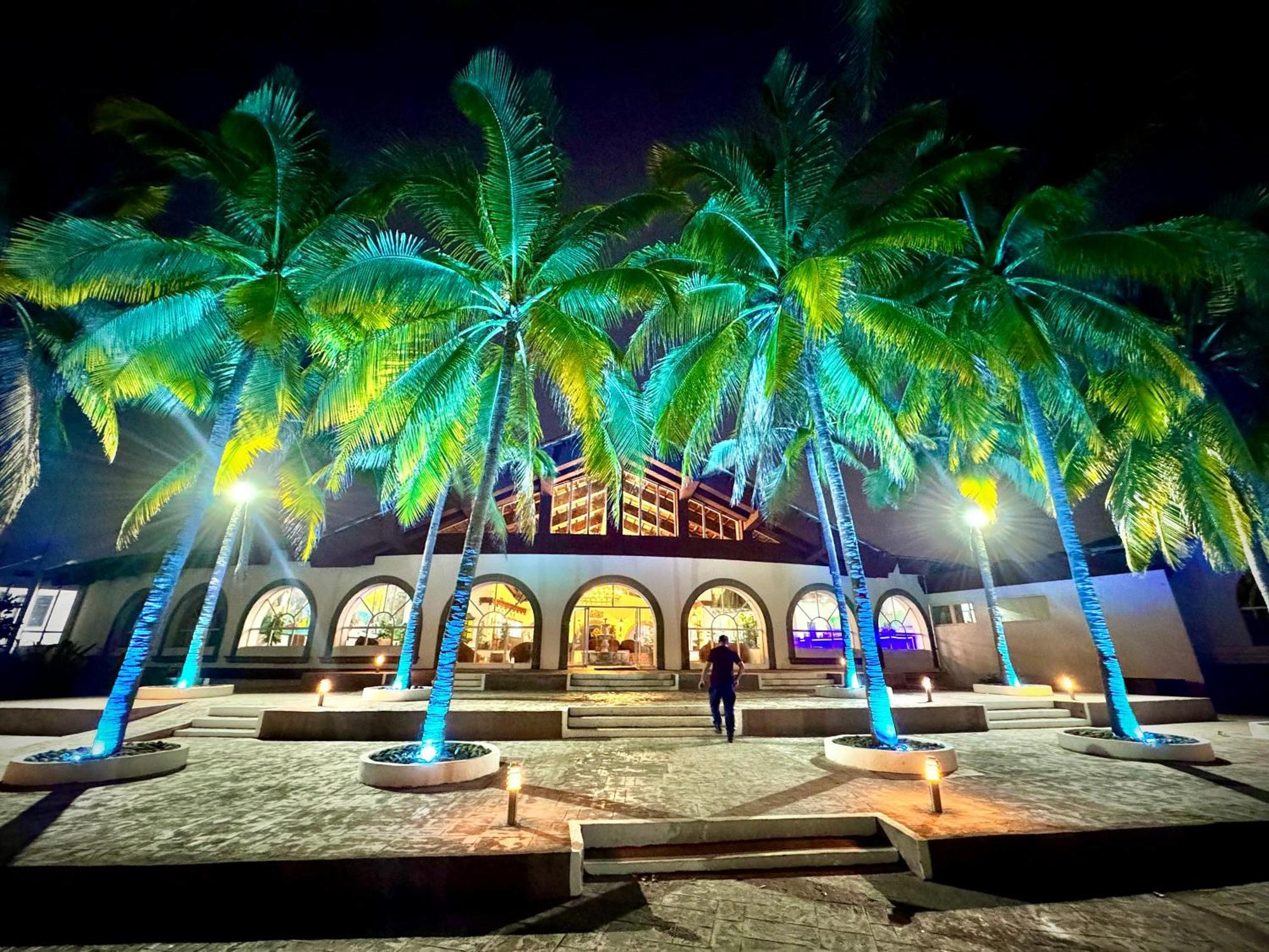 Hotel Tesoro Beach San Luis La Herradura Exteriör bild