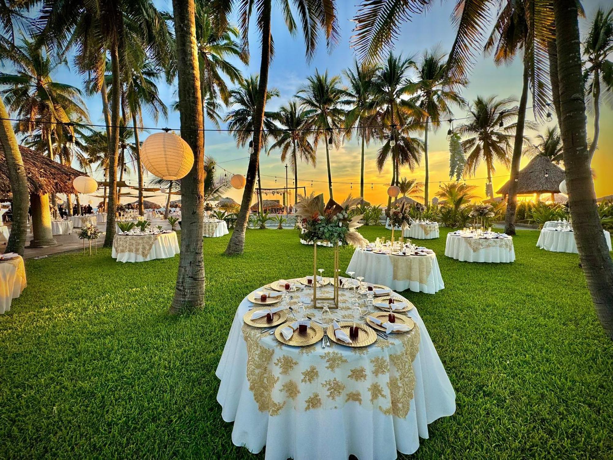 Hotel Tesoro Beach San Luis La Herradura Exteriör bild