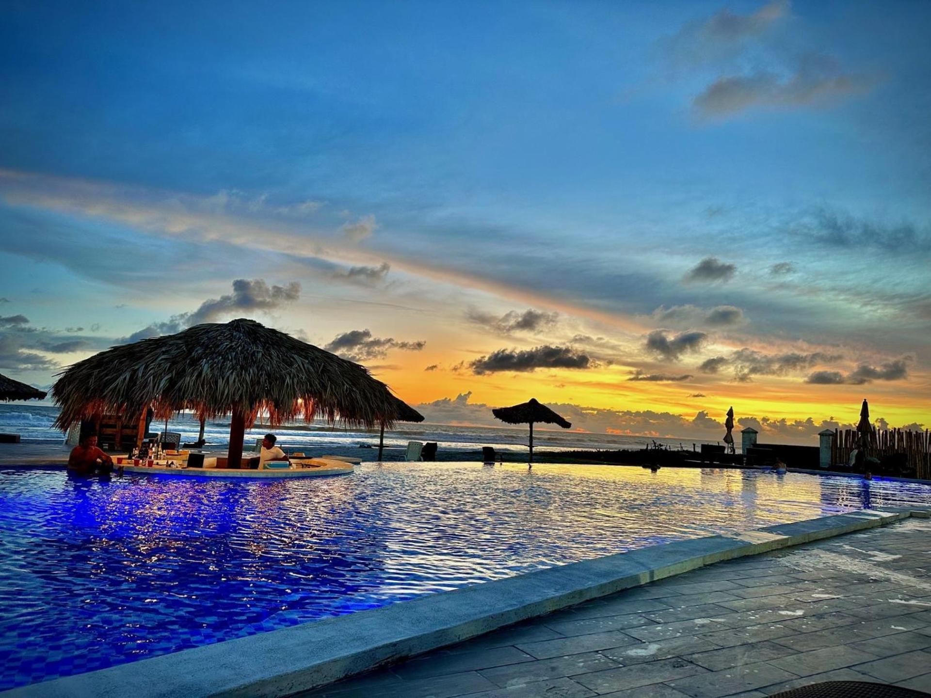 Hotel Tesoro Beach San Luis La Herradura Exteriör bild