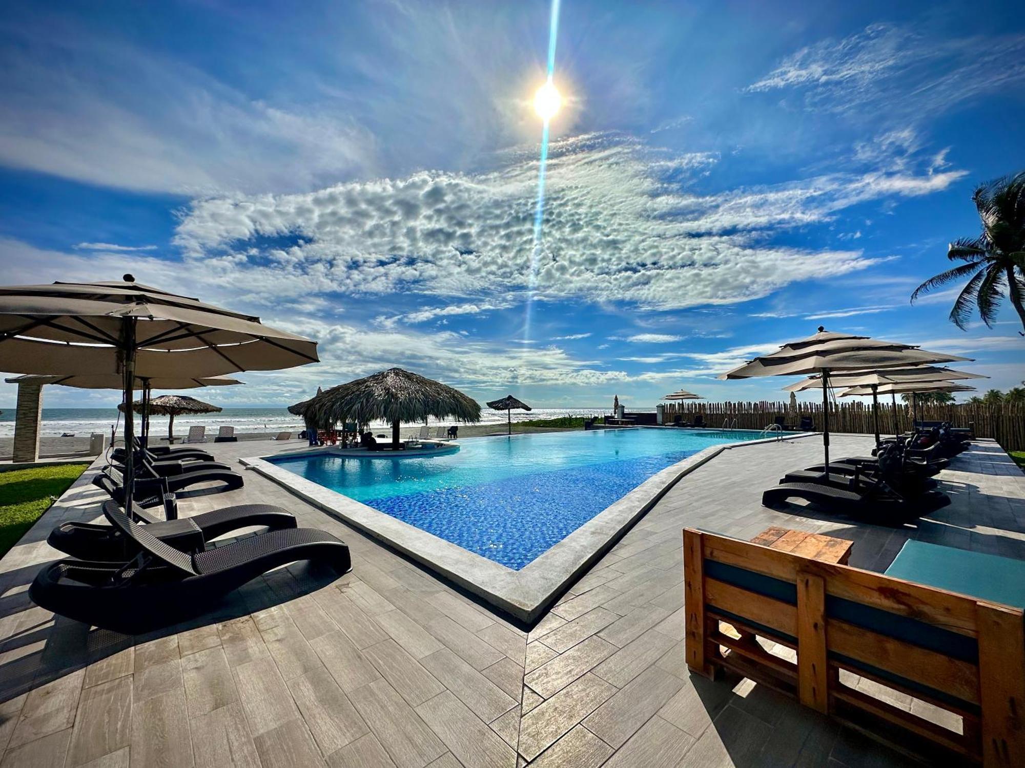 Hotel Tesoro Beach San Luis La Herradura Exteriör bild