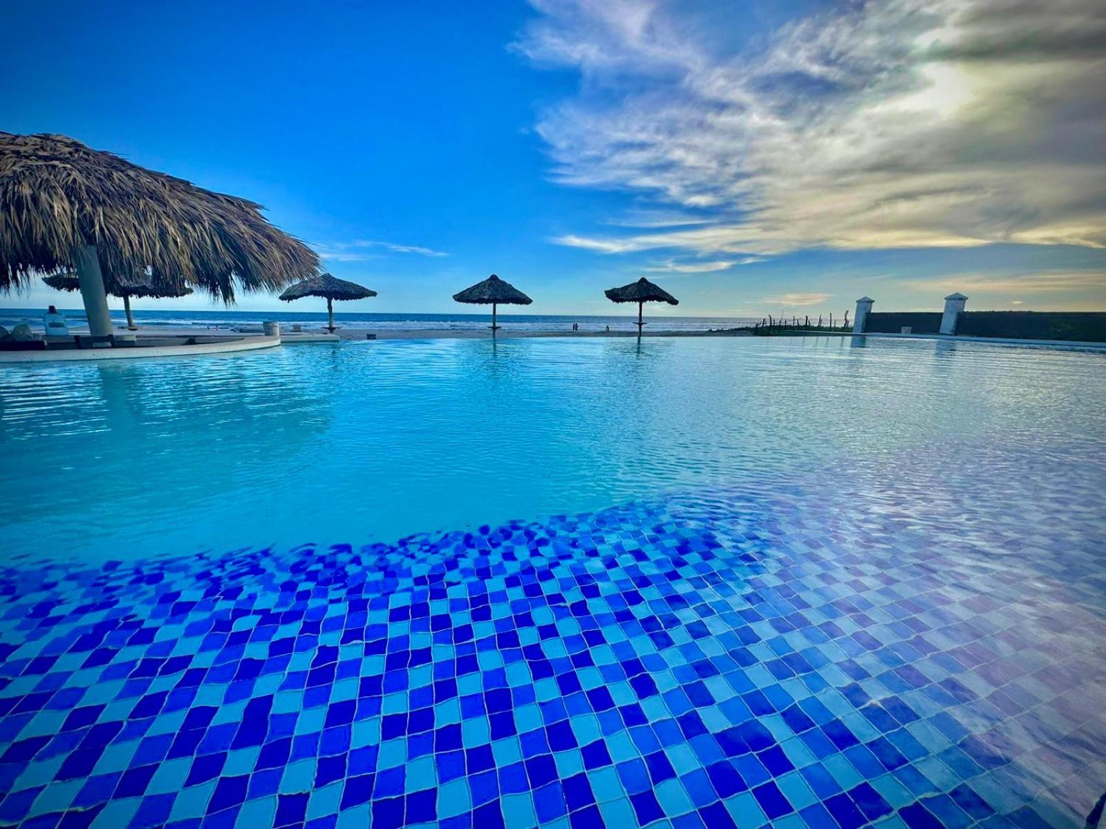 Hotel Tesoro Beach San Luis La Herradura Exteriör bild