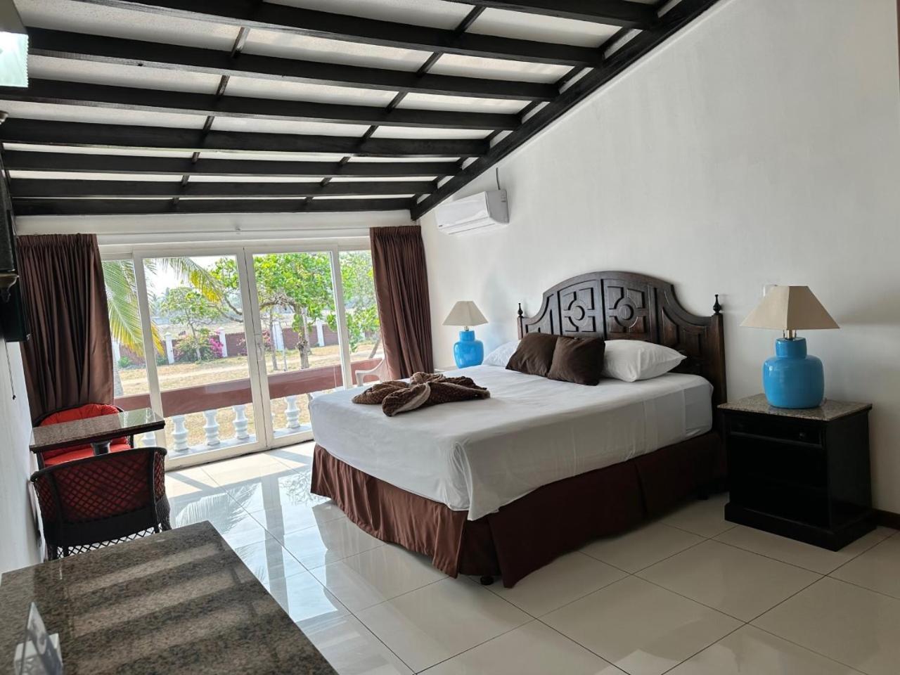 Hotel Tesoro Beach San Luis La Herradura Exteriör bild