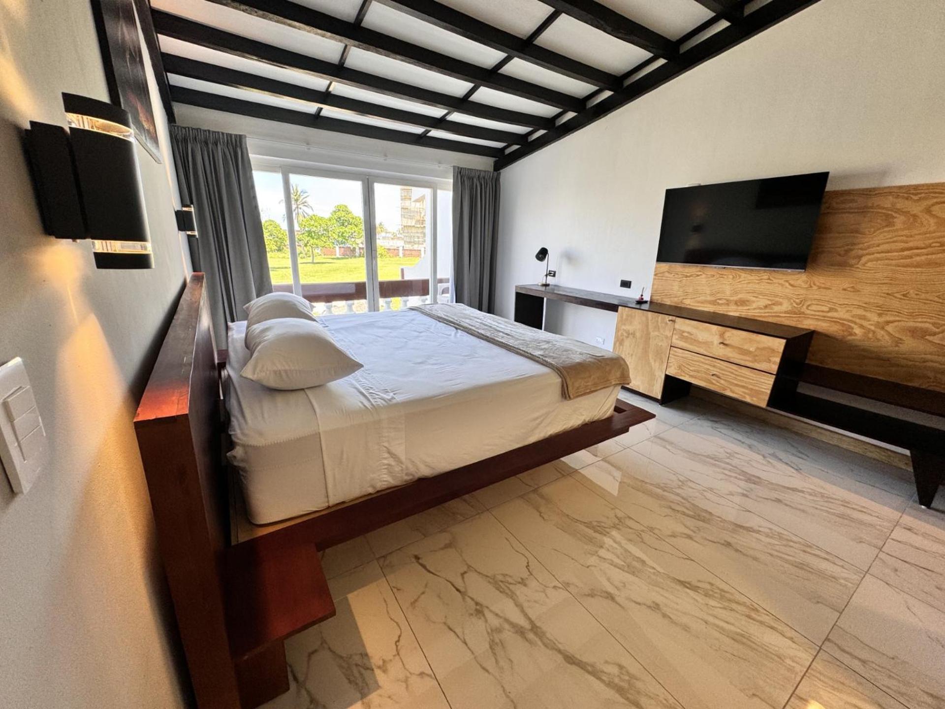 Hotel Tesoro Beach San Luis La Herradura Exteriör bild